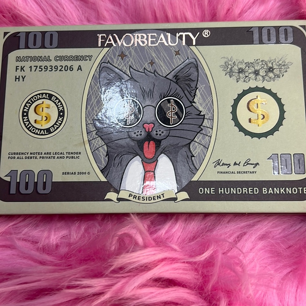 Favorbeauty 18 eyeshadow palette